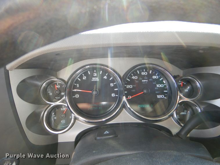 image for item DE4111 2009 Chevrolet Silverado 3500HD utility bed pickup truck