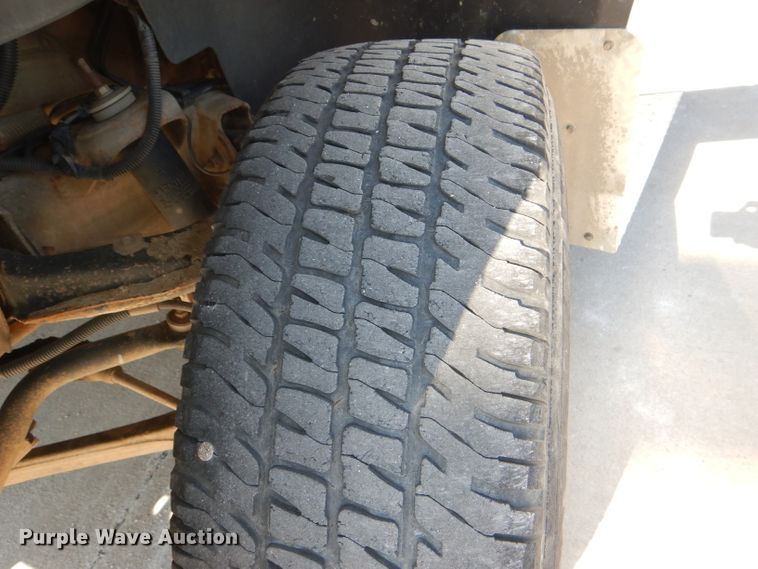 image for item DE4111 2009 Chevrolet Silverado 3500HD utility bed pickup truck