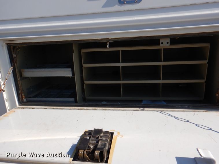 image for item DE4111 2009 Chevrolet Silverado 3500HD utility bed pickup truck