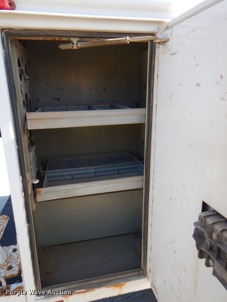 image for item DE4111 2009 Chevrolet Silverado 3500HD utility bed pickup truck