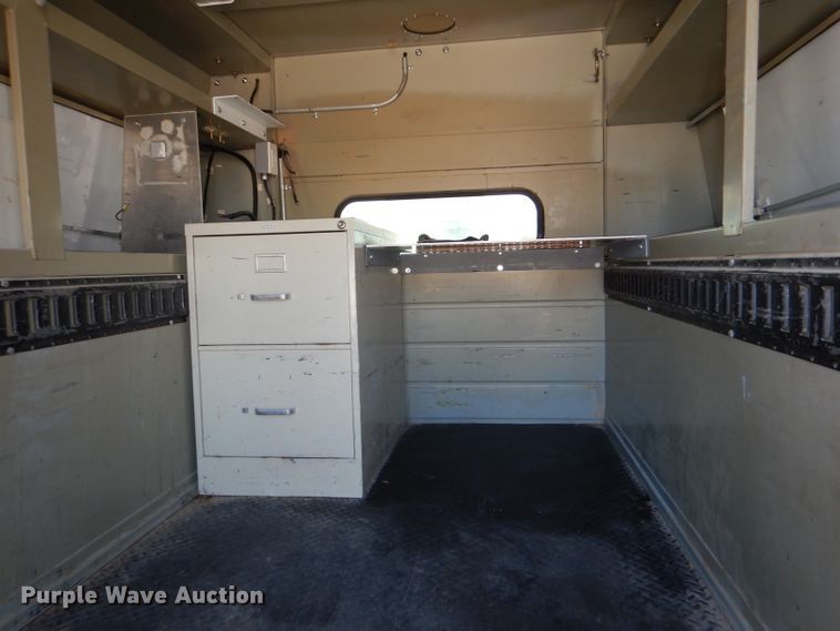 image for item DE4111 2009 Chevrolet Silverado 3500HD utility bed pickup truck