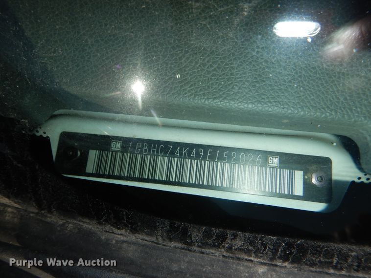 image for item DE4111 2009 Chevrolet Silverado 3500HD utility bed pickup truck