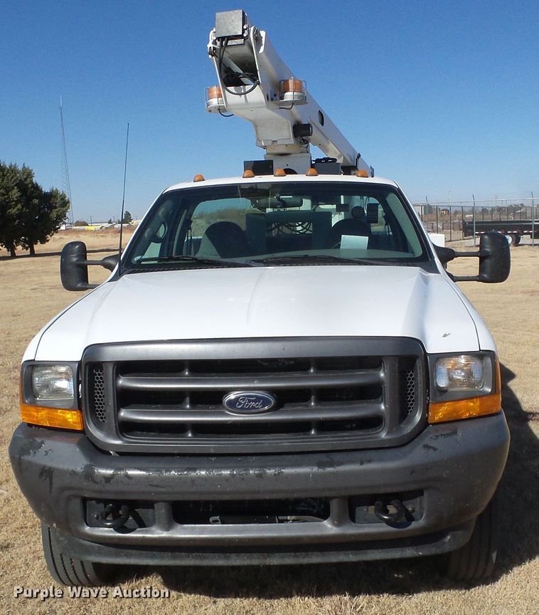image for item DG0366 2001 Ford F450 Super Duty XL bucket truck