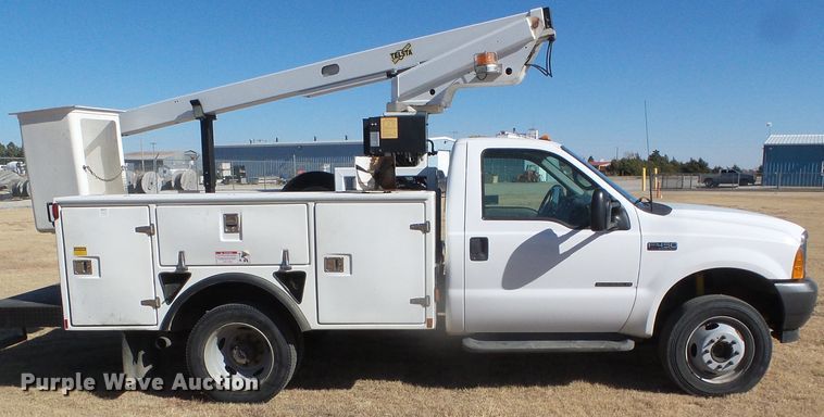 image for item DG0366 2001 Ford F450 Super Duty XL bucket truck