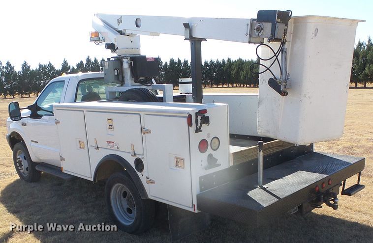 image for item DG0366 2001 Ford F450 Super Duty XL bucket truck