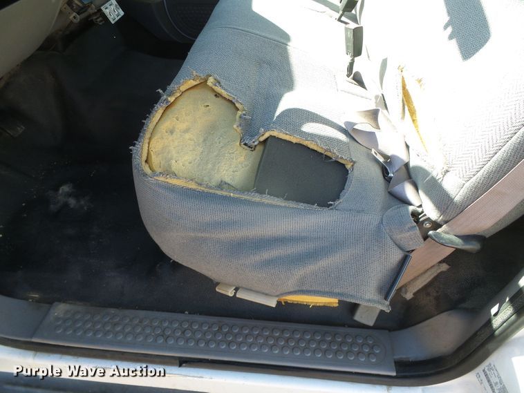 image for item DG0366 2001 Ford F450 Super Duty XL bucket truck