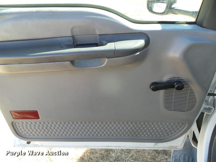 image for item DG0366 2001 Ford F450 Super Duty XL bucket truck