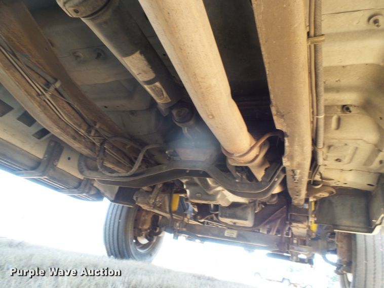 image for item DG0366 2001 Ford F450 Super Duty XL bucket truck