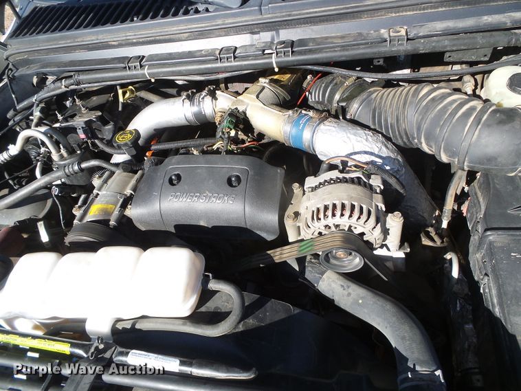 image for item DG0366 2001 Ford F450 Super Duty XL bucket truck