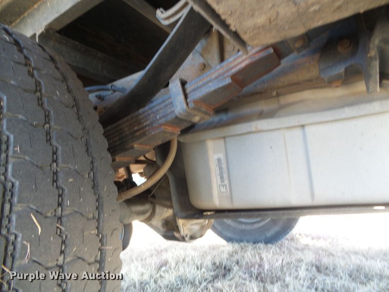 image for item DG0366 2001 Ford F450 Super Duty XL bucket truck