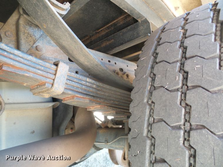 image for item DG0366 2001 Ford F450 Super Duty XL bucket truck