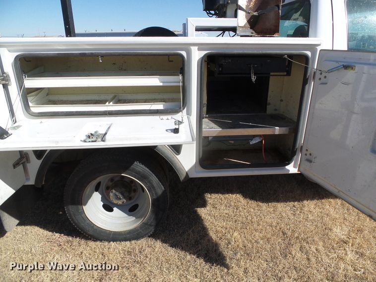 image for item DG0366 2001 Ford F450 Super Duty XL bucket truck