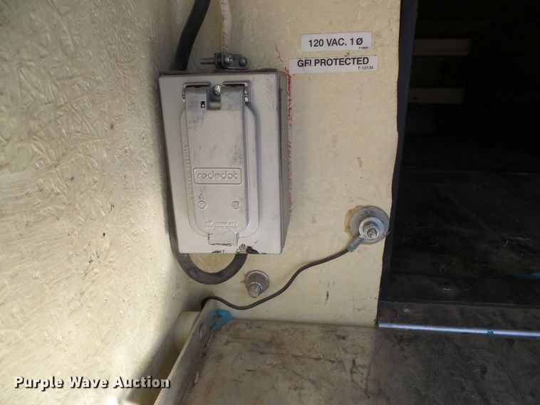 image for item DG0366 2001 Ford F450 Super Duty XL bucket truck