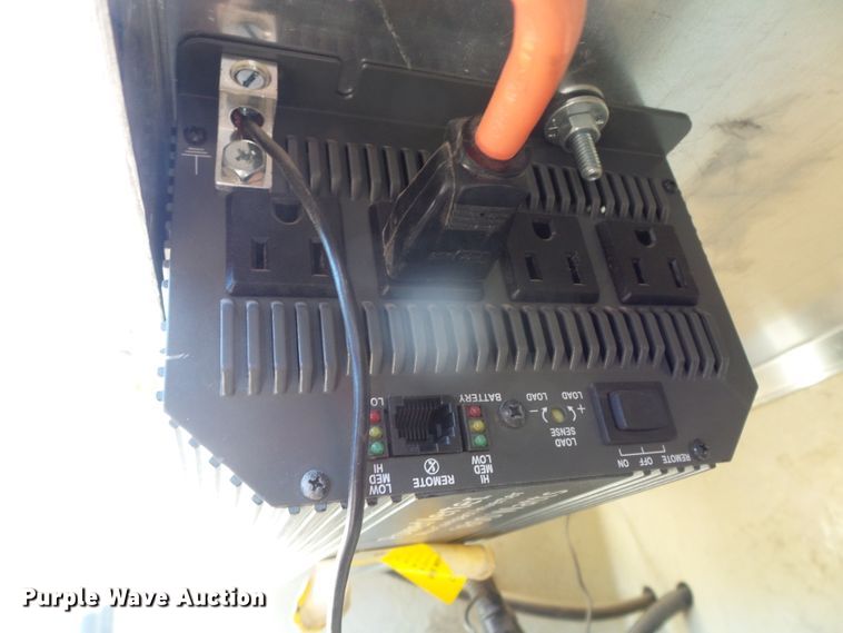 image for item DG0366 2001 Ford F450 Super Duty XL bucket truck