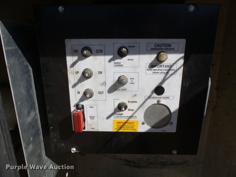 image for item DG0366 2001 Ford F450 Super Duty XL bucket truck