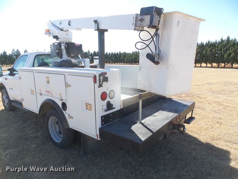 image for item DG0366 2001 Ford F450 Super Duty XL bucket truck