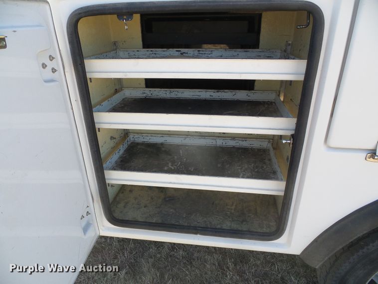 image for item DG0366 2001 Ford F450 Super Duty XL bucket truck