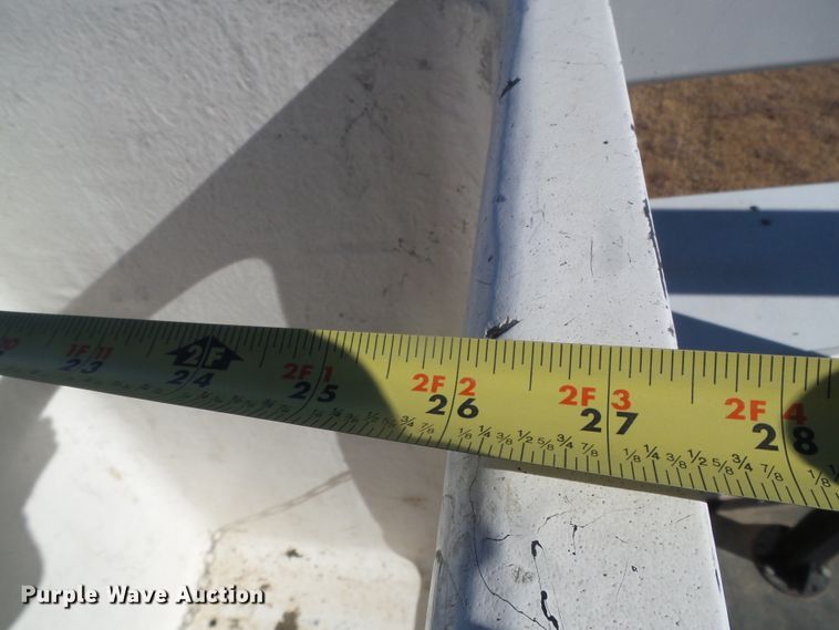 image for item DG0366 2001 Ford F450 Super Duty XL bucket truck