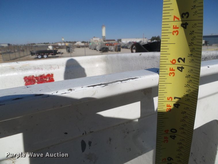 image for item DG0366 2001 Ford F450 Super Duty XL bucket truck