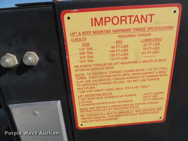 image for item DG0366 2001 Ford F450 Super Duty XL bucket truck