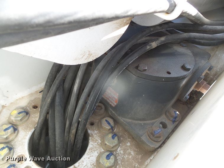 image for item DG0366 2001 Ford F450 Super Duty XL bucket truck