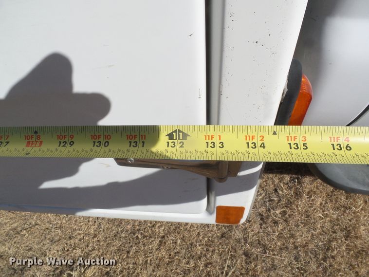 image for item DG0366 2001 Ford F450 Super Duty XL bucket truck