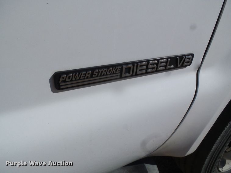 image for item DG0366 2001 Ford F450 Super Duty XL bucket truck