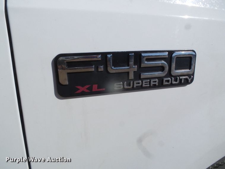 image for item DG0366 2001 Ford F450 Super Duty XL bucket truck