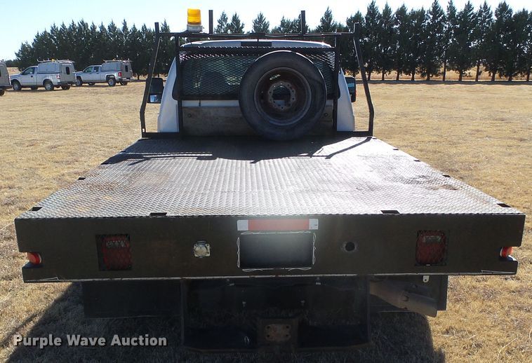 image for item DG0369 2008 Ford F550 Super Duty XLT SuperCab flatbed truck