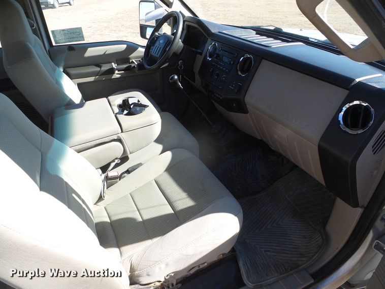 image for item DG0369 2008 Ford F550 Super Duty XLT SuperCab flatbed truck