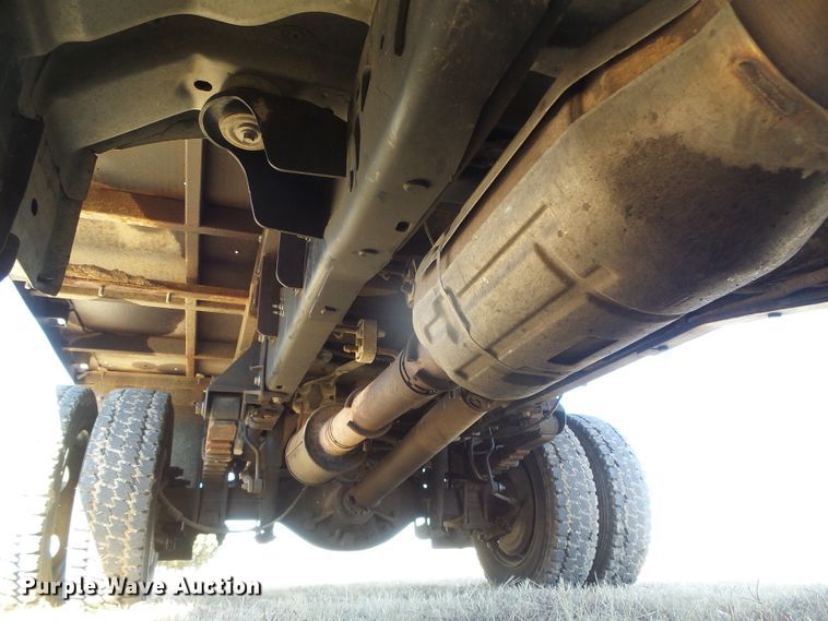 image for item DG0369 2008 Ford F550 Super Duty XLT SuperCab flatbed truck