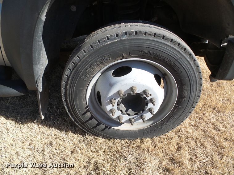 image for item DG0369 2008 Ford F550 Super Duty XLT SuperCab flatbed truck