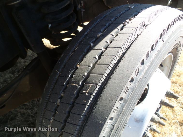 image for item DG0369 2008 Ford F550 Super Duty XLT SuperCab flatbed truck