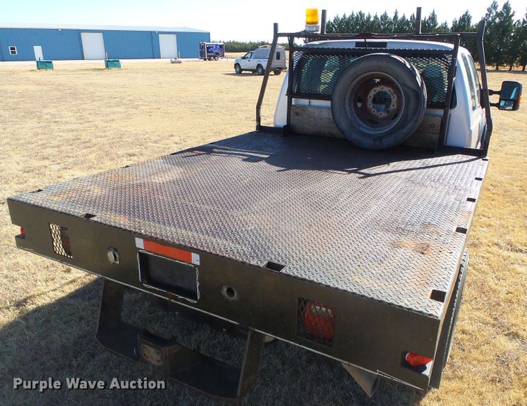image for item DG0369 2008 Ford F550 Super Duty XLT SuperCab flatbed truck