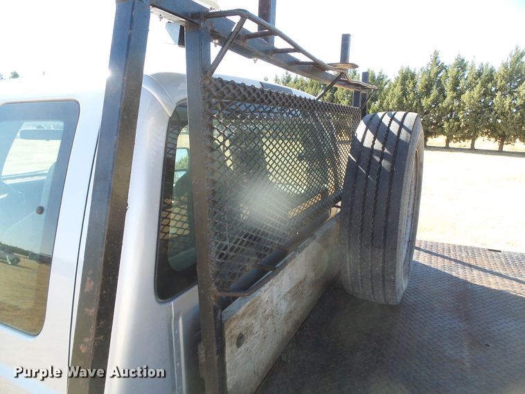 image for item DG0369 2008 Ford F550 Super Duty XLT SuperCab flatbed truck