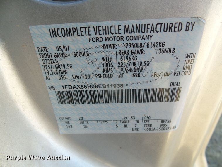 image for item DG0369 2008 Ford F550 Super Duty XLT SuperCab flatbed truck