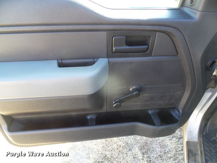 image for item DG0370 2013 Ford F150 XL pickup truck