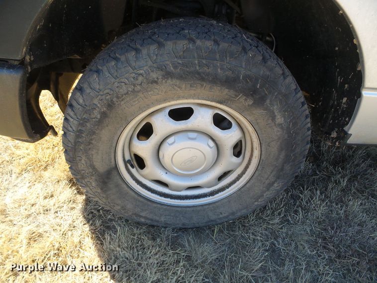 image for item DG0370 2013 Ford F150 XL pickup truck