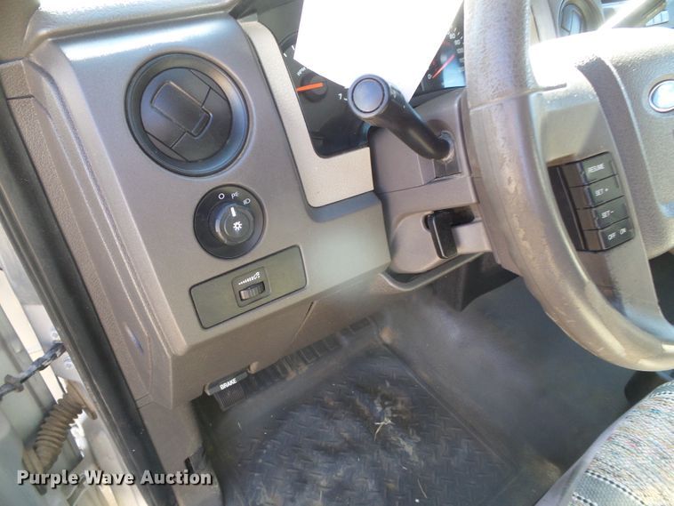 image for item DG0371 2010 Ford F150 XL pickup truck