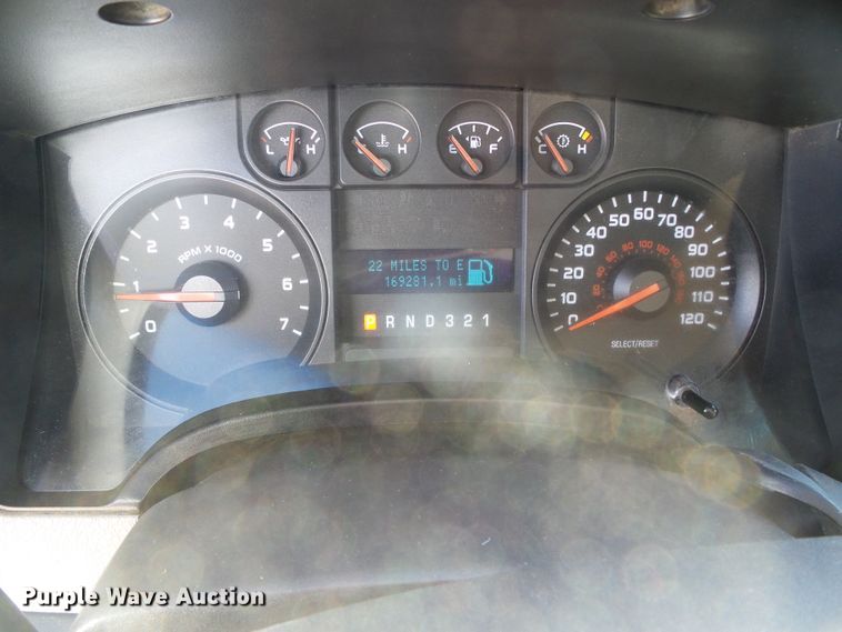 image for item DG0371 2010 Ford F150 XL pickup truck