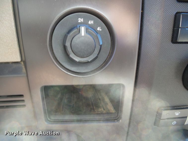 image for item DG0371 2010 Ford F150 XL pickup truck