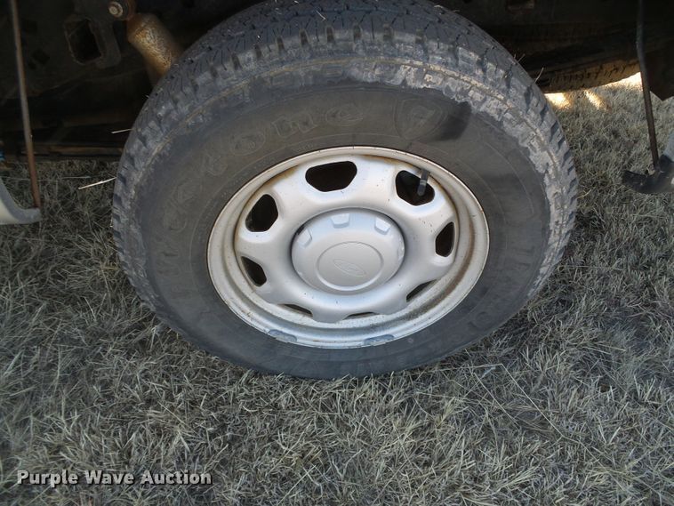 image for item DG0371 2010 Ford F150 XL pickup truck