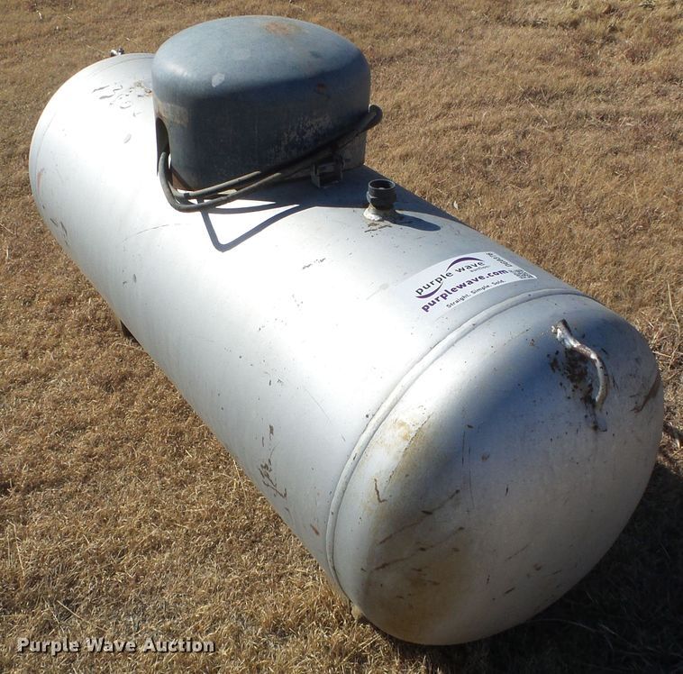 image for item DG0376 1975 propane tank