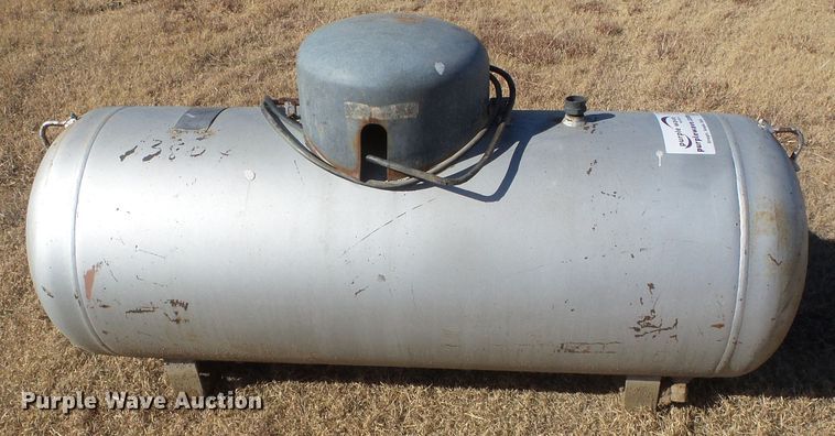 image for item DG0376 1975 propane tank