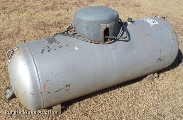 image for item DG0376 1975 propane tank
