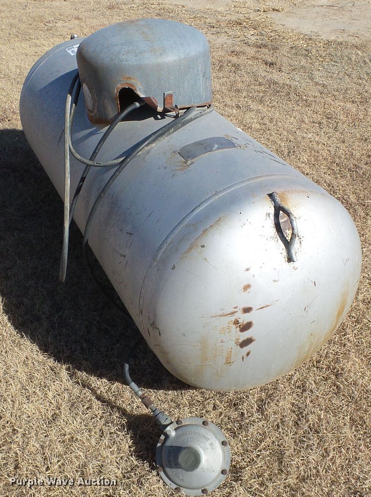 image for item DG0376 1975 propane tank