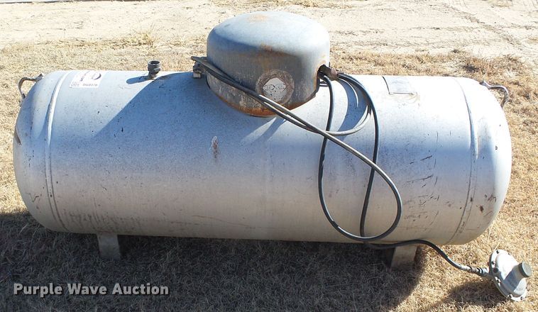 image for item DG0376 1975 propane tank