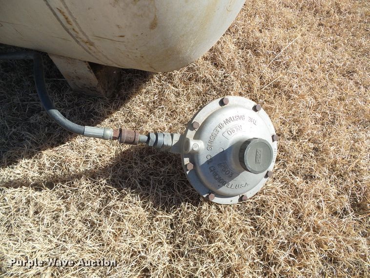 image for item DG0376 1975 propane tank