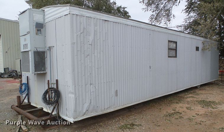 image for item DG0378 Oilfield doghouse