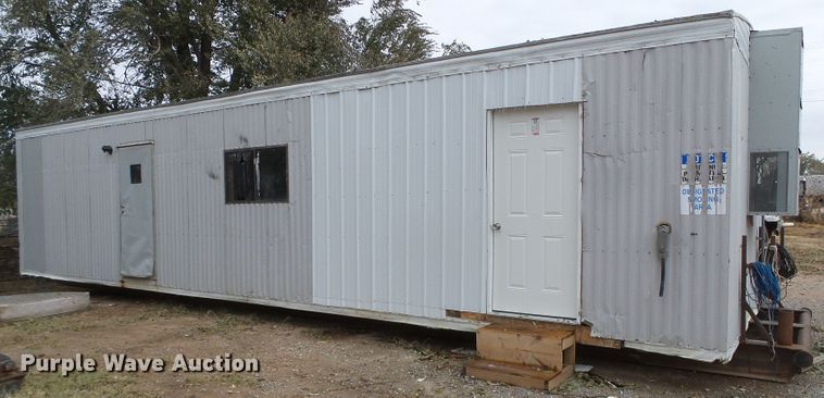 image for item DG0378 Oilfield doghouse